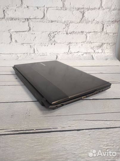 Ноутбук Samsung 4ядра VS Radeon 6520G