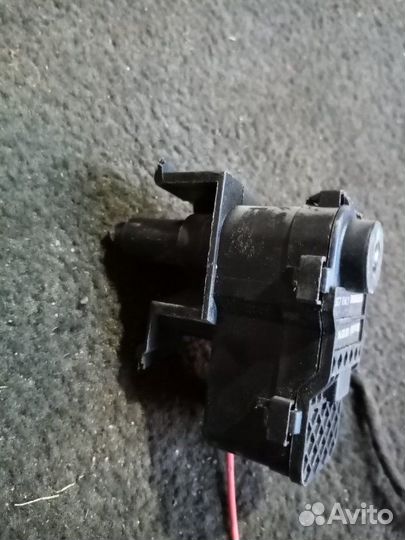 Активатор замка лючка бензобака Audi A4 B8