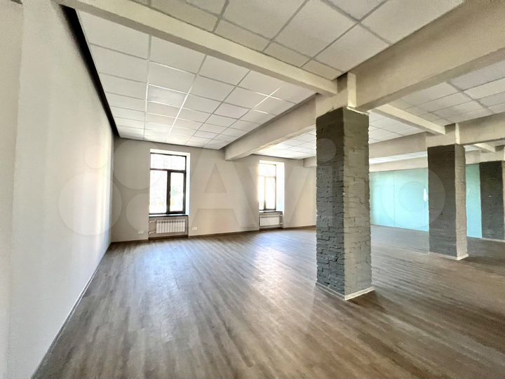 Офис и ремонтом 196 м² пл. Калинина