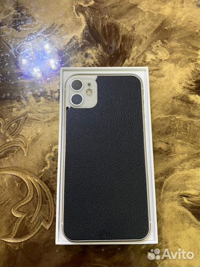 Телефон iPhone 11