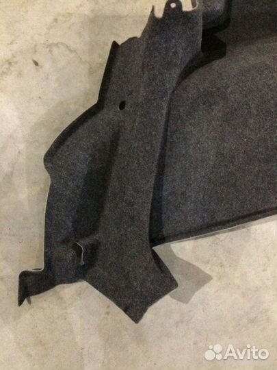 Обшивка багажника правая Volkswagen Polo