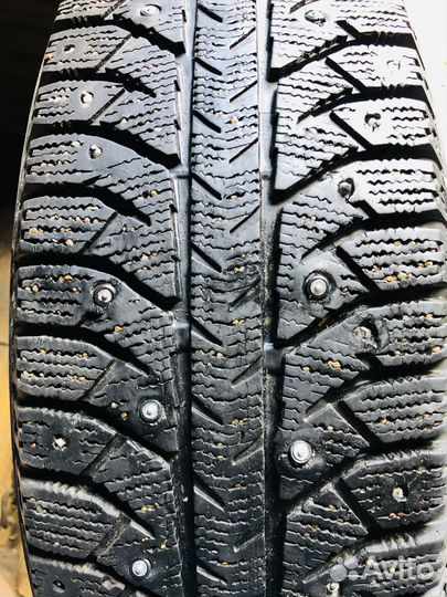 Bridgestone Ice Cruiser 7000 215/70 R16 100T