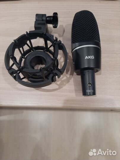 Студийный конденсаторный микрофон AKG - C3000
