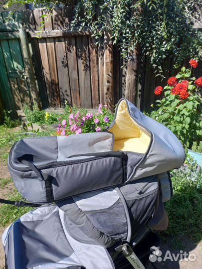 Прогулочная коляска 3 в 1 бу