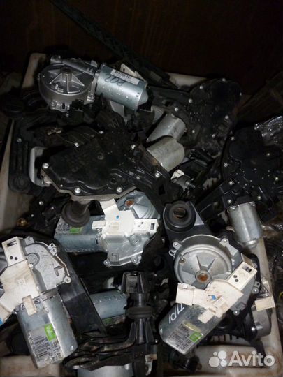 Peugeot 308 3008 208 моторчик дворника задний