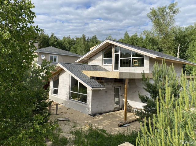 Коттедж 231 м² на участке 10 сот.