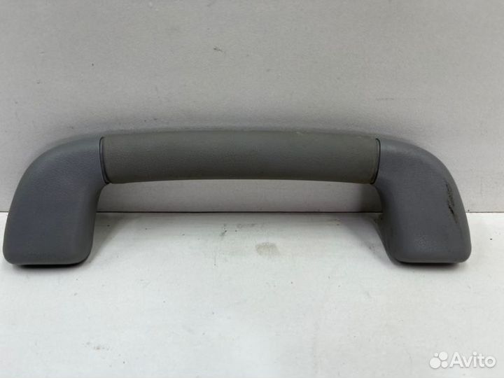 Ручка внутренняя потолочная передняя Toyota Camry
