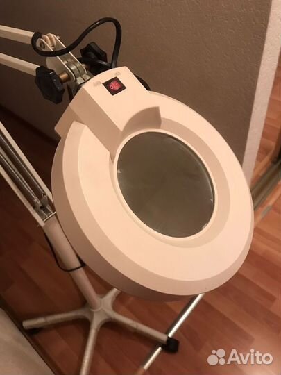 Лампа-лупа на штативе Silver Fox