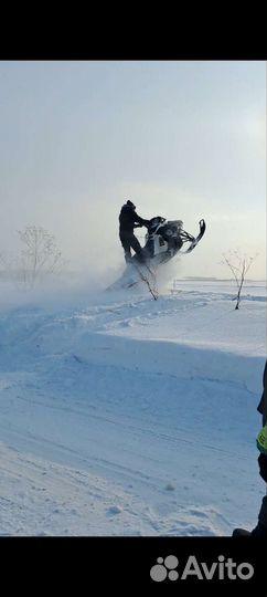 Arctic cat m8000 2014