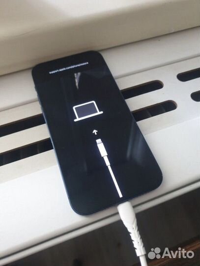 iPhone 12, 64 ГБ