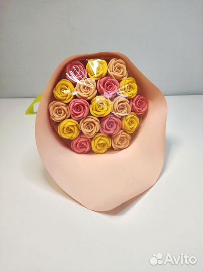 Букет - 19 Роз из Белого Шоколада