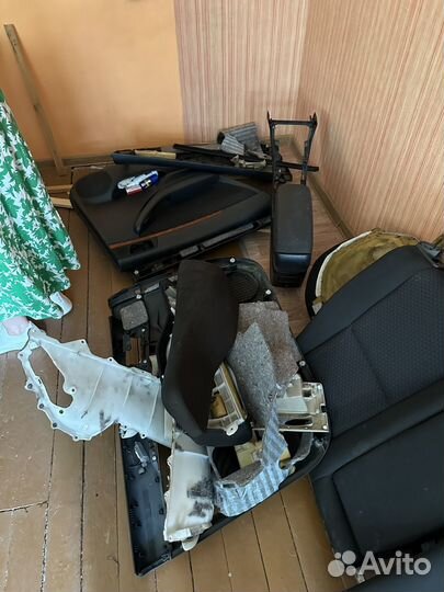 Салон toyota avensis 2