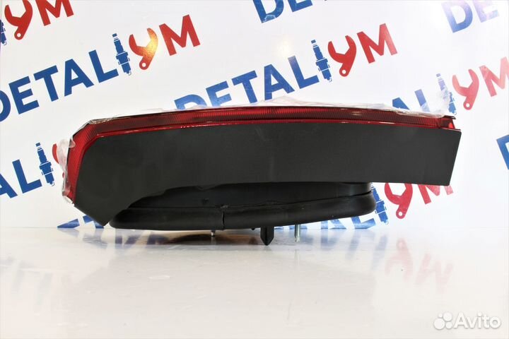 Фонарь задний правый-красно оранжевый (renault)