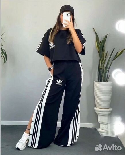 Спортивный костюм adidas женский