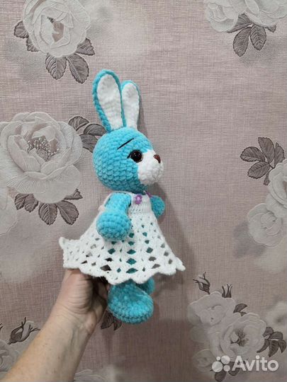 Зайка из плюшевой пряжи