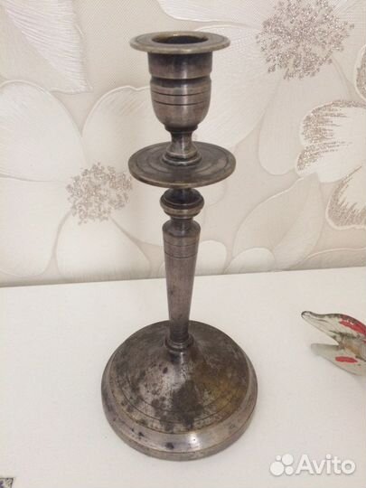 Старинный подсвечник