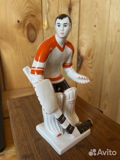 Статуэтка ленинградский фарфор Вратарь Третьяк