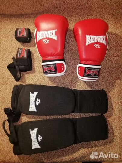 Набор для бокса (бинты, перчатки, наколенники) бу