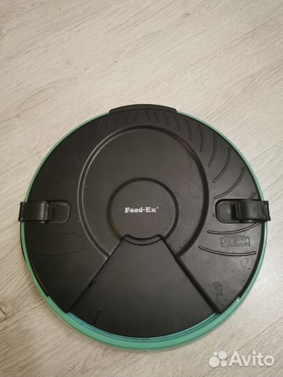 Автоматическая кормушка для кошек и собак