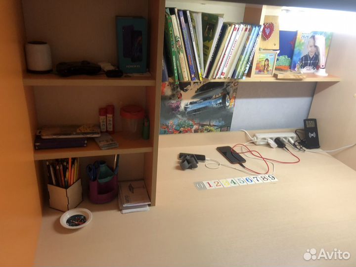 Детская кровать чердак со столом и шкафом