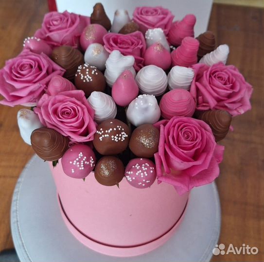 Клубника в шоколаде букеты с цветами