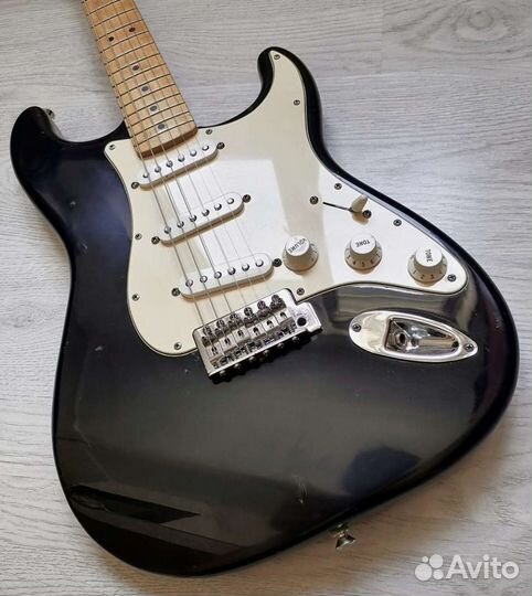 Электрогитара Fender Stratocaster Standard MIM