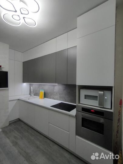 Новый кухонный гарнитур/ светлая кухня на заказ