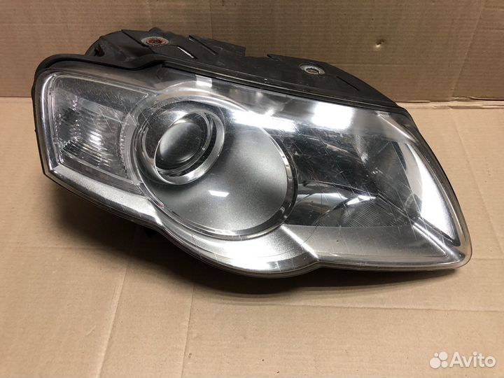 Фара правая Фольксваген Пассат Б6 галоген