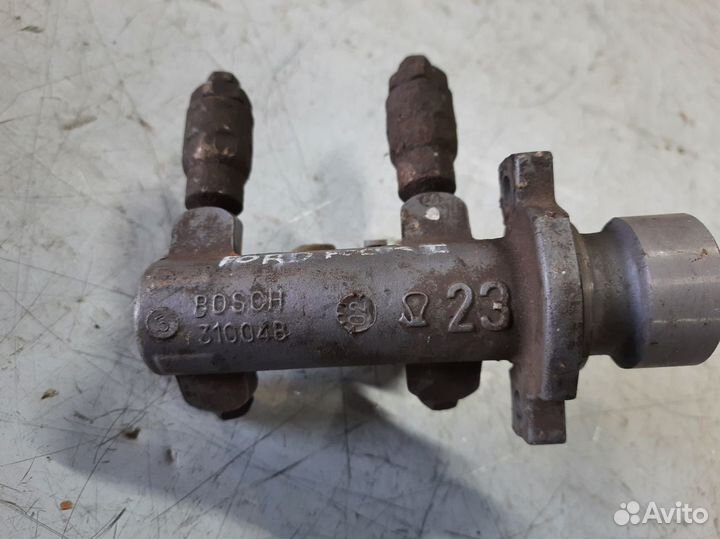 Главный тормозной цилиндр Форд Фокус 1