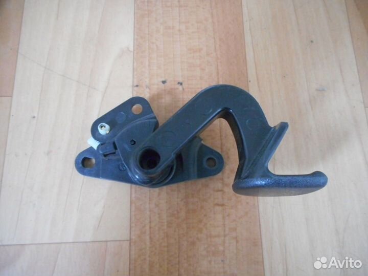 Ручка двери внутренняя правая Nissan Maxima (88-94