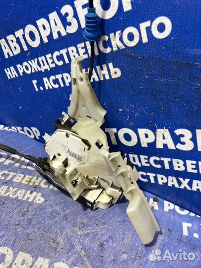 Задний левый замок двери Volkswagen Passat Cc