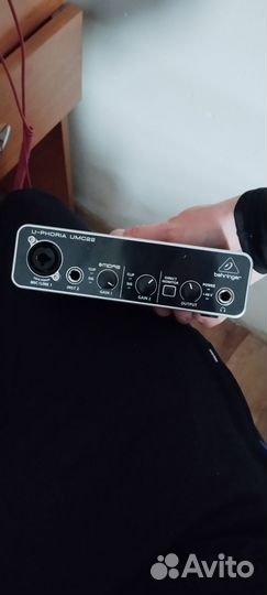 Звуковая карта behringer umc22