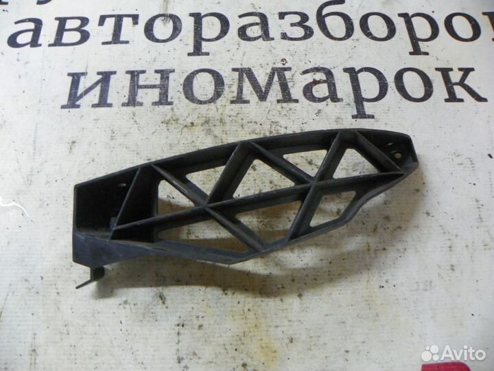 Направляющая заднего бампера Skoda Octavia