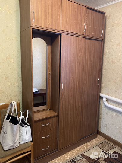 Продается шкаф -купе и ковер