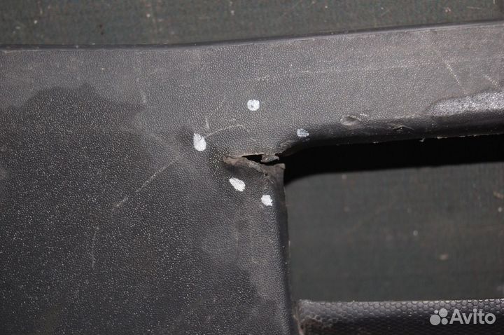 Кожух замка капота - Audi Q3