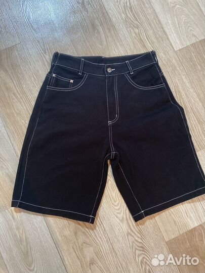 Джинсовые шорты широкие