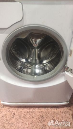 Стиральная машина Hotpoint ariston aqualtis 5кг