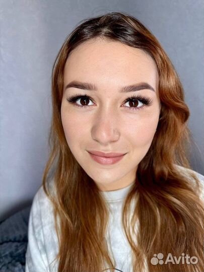 Модель на наращивание ресниц