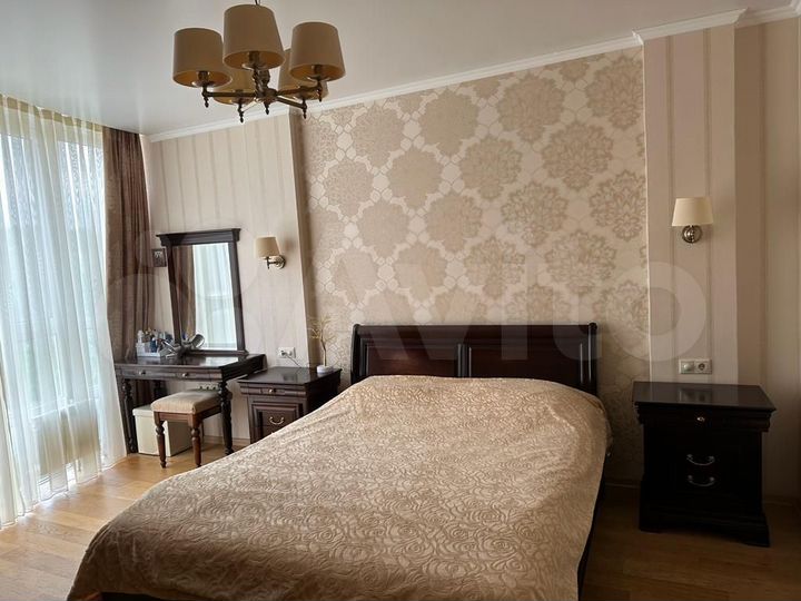 3-к. квартира, 104 м², 6/9 эт.