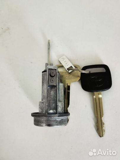 Продам цилиндр замка зажигания с двумя ключами