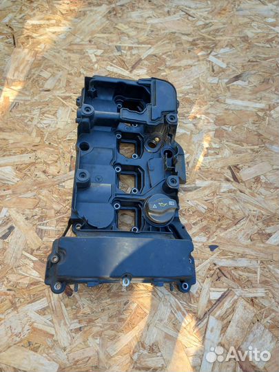 Клапанная крышка Mercedes W212 M271