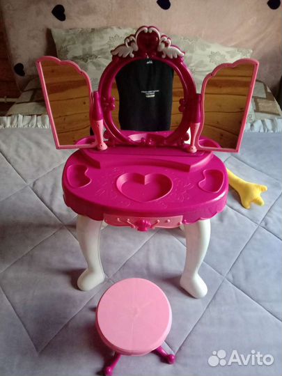 Детский туалетный столик для девочки