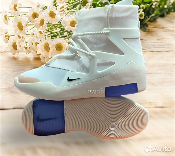 Новые кроссовки Nike Air fear of god 1