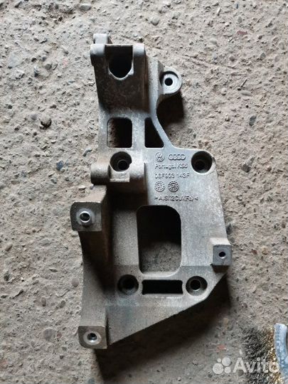 Кронштейн генератора Skoda Octavia A5 BSE 2008