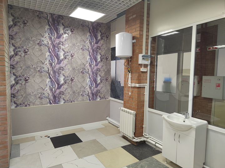 Помещения свободного назначения 9,8 м²; 11,1м; 13