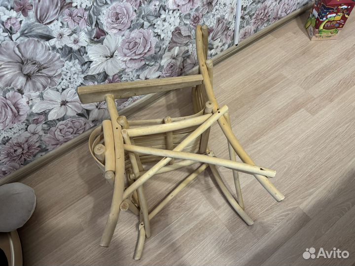 Деревянный стул для ребенка