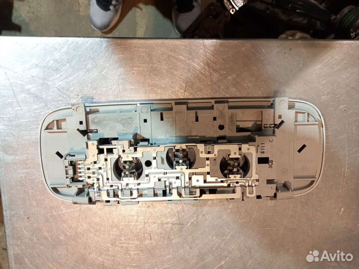 Фонарь освещения салона VW Jetta 5