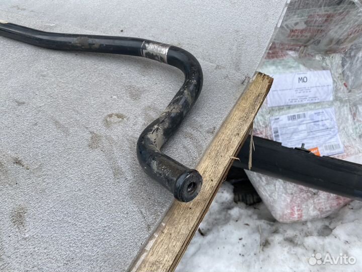 Стабилизатор Audi A8 D3 передний 4E0411305AA