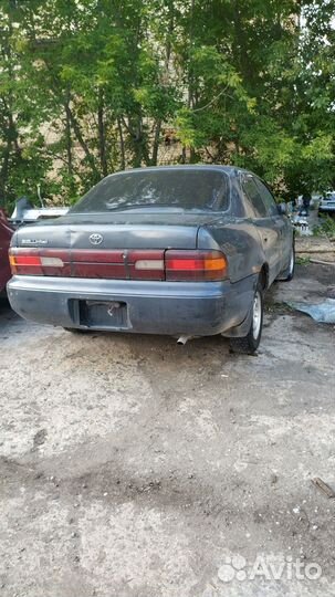 Toyota Sprinter 1992 год ae100 По запчастям