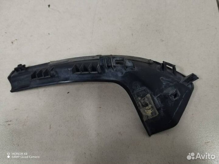 Накладка лобового стекла Nissan Tiida C11 2007-201